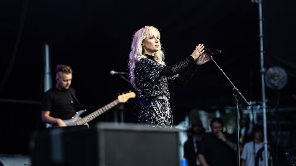 LENNA SPEAKS: Bright Tones and Big Dreams for Vienna!